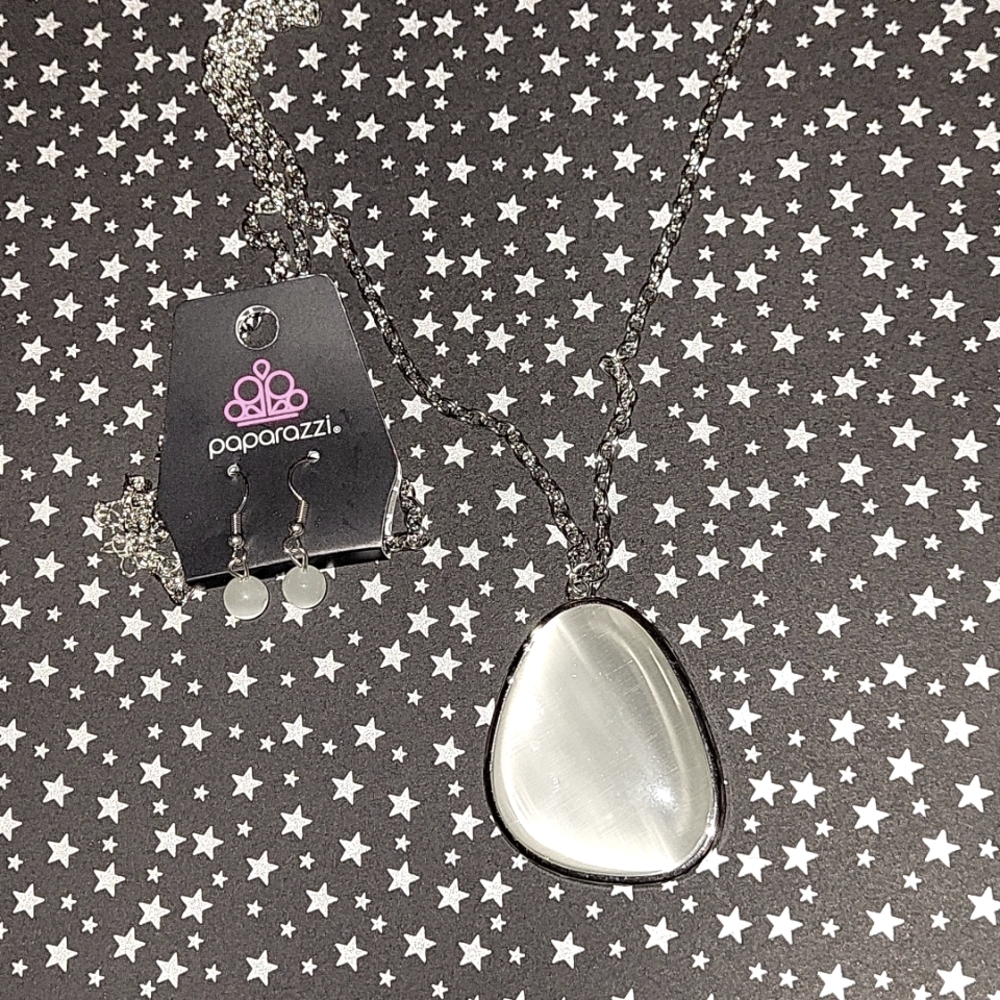 Paparazzi white moonstone